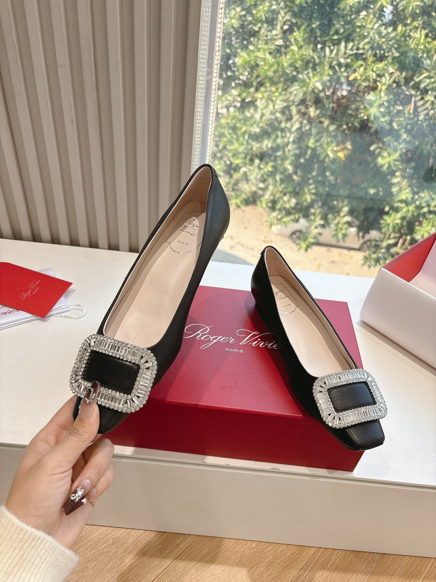 BELLE VIVIER BALLERINAS IN BLACK SMOOTH LAMBSKIN