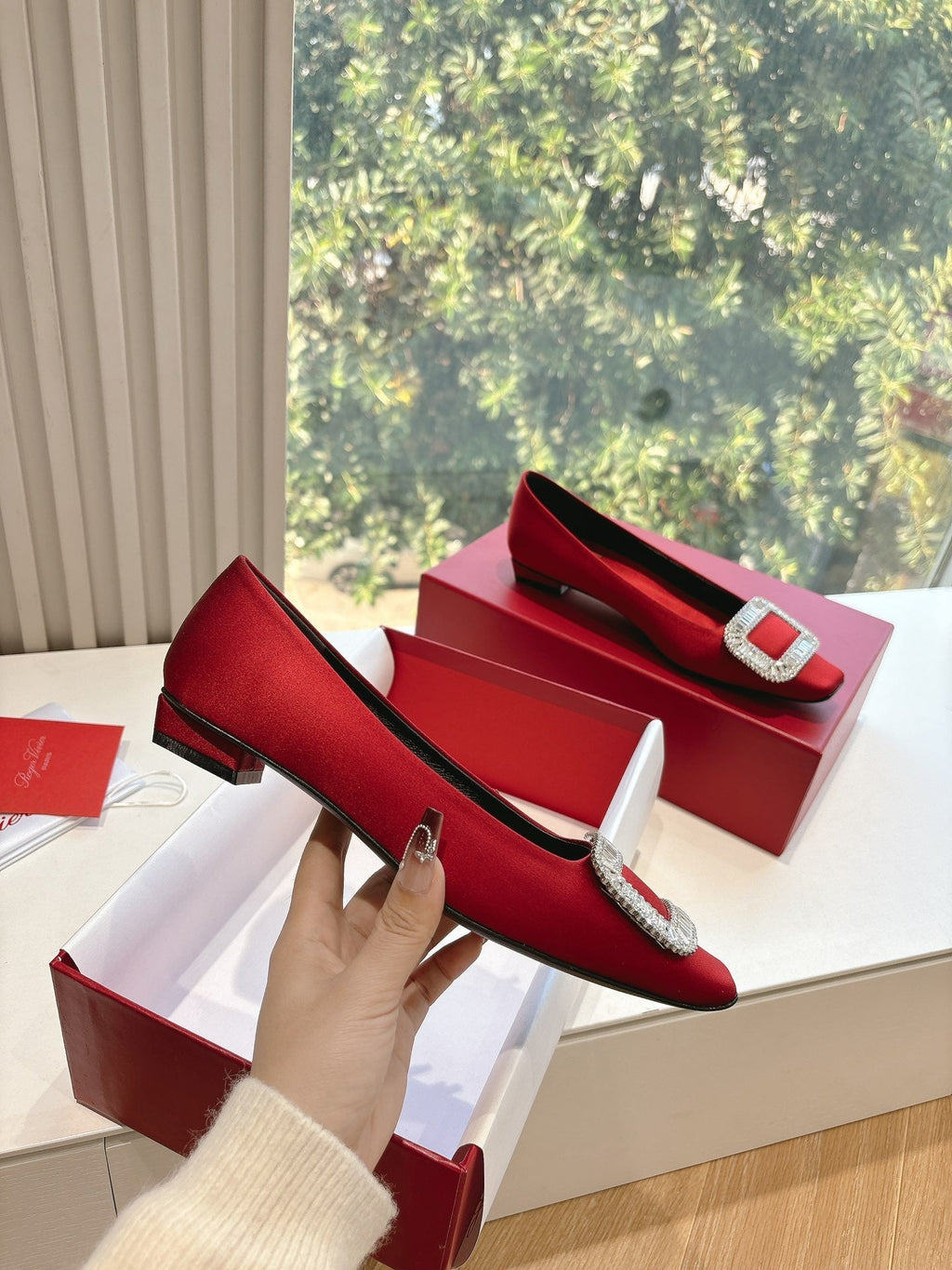 BELLE VIVIER BALLERINAS IN RED SILK