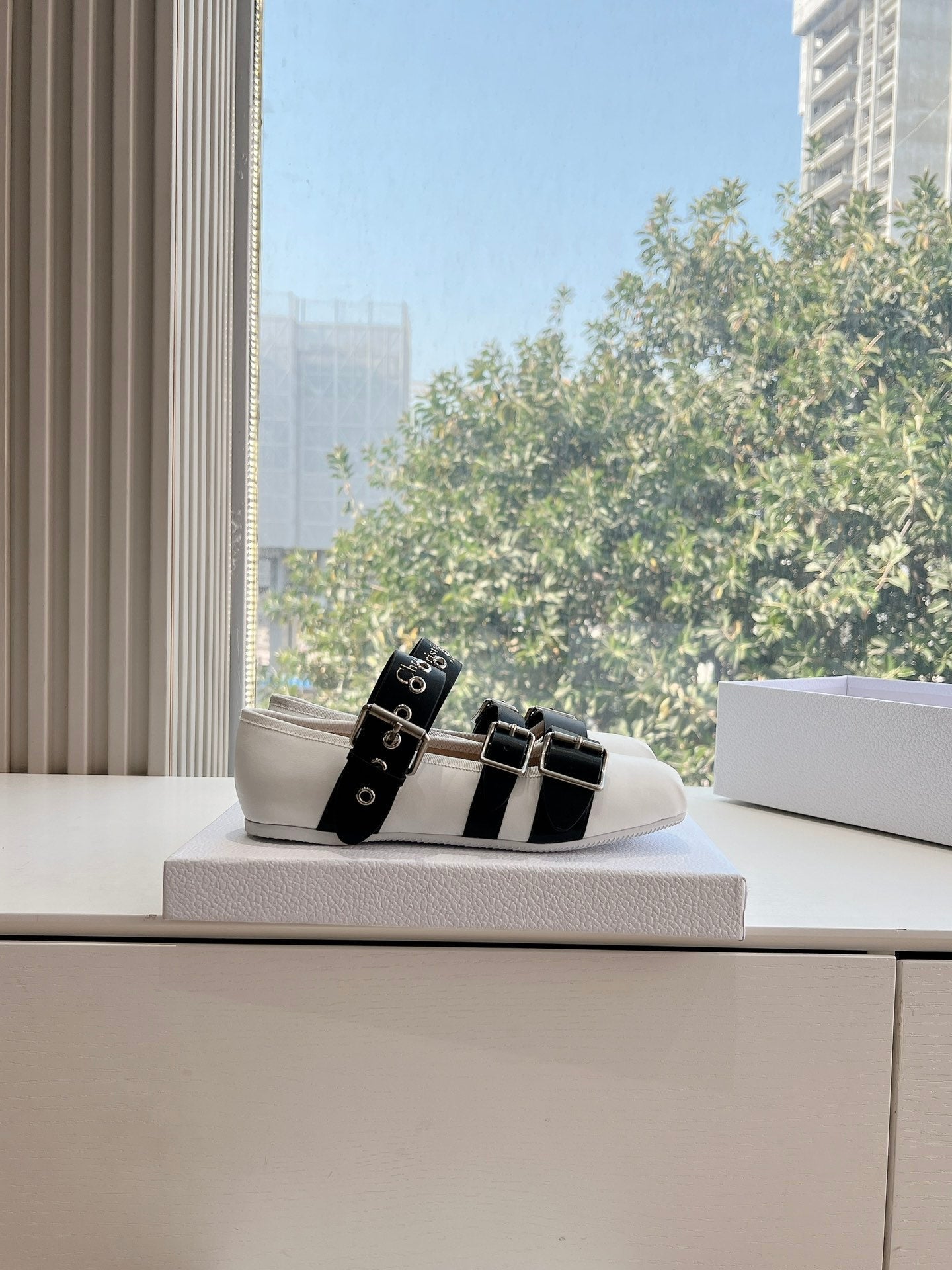 PUNK BALLET FLAT IN WHITE MIX BLACK SUPPLE CALFSKIN