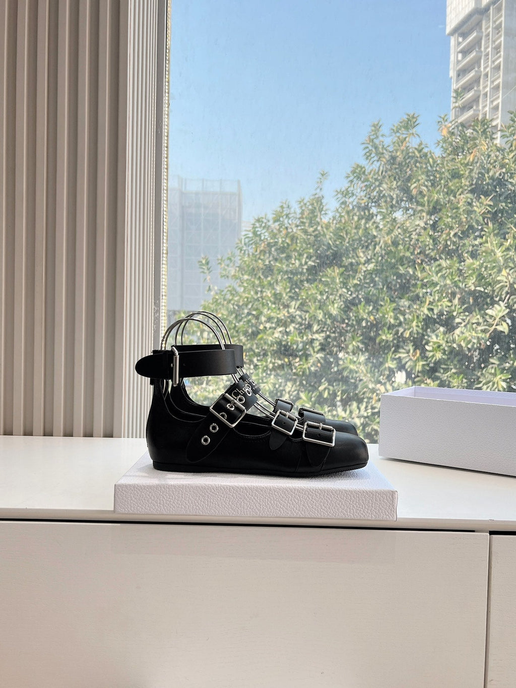 PUNK BALLET FLAT IN BLACK CALFSKIN