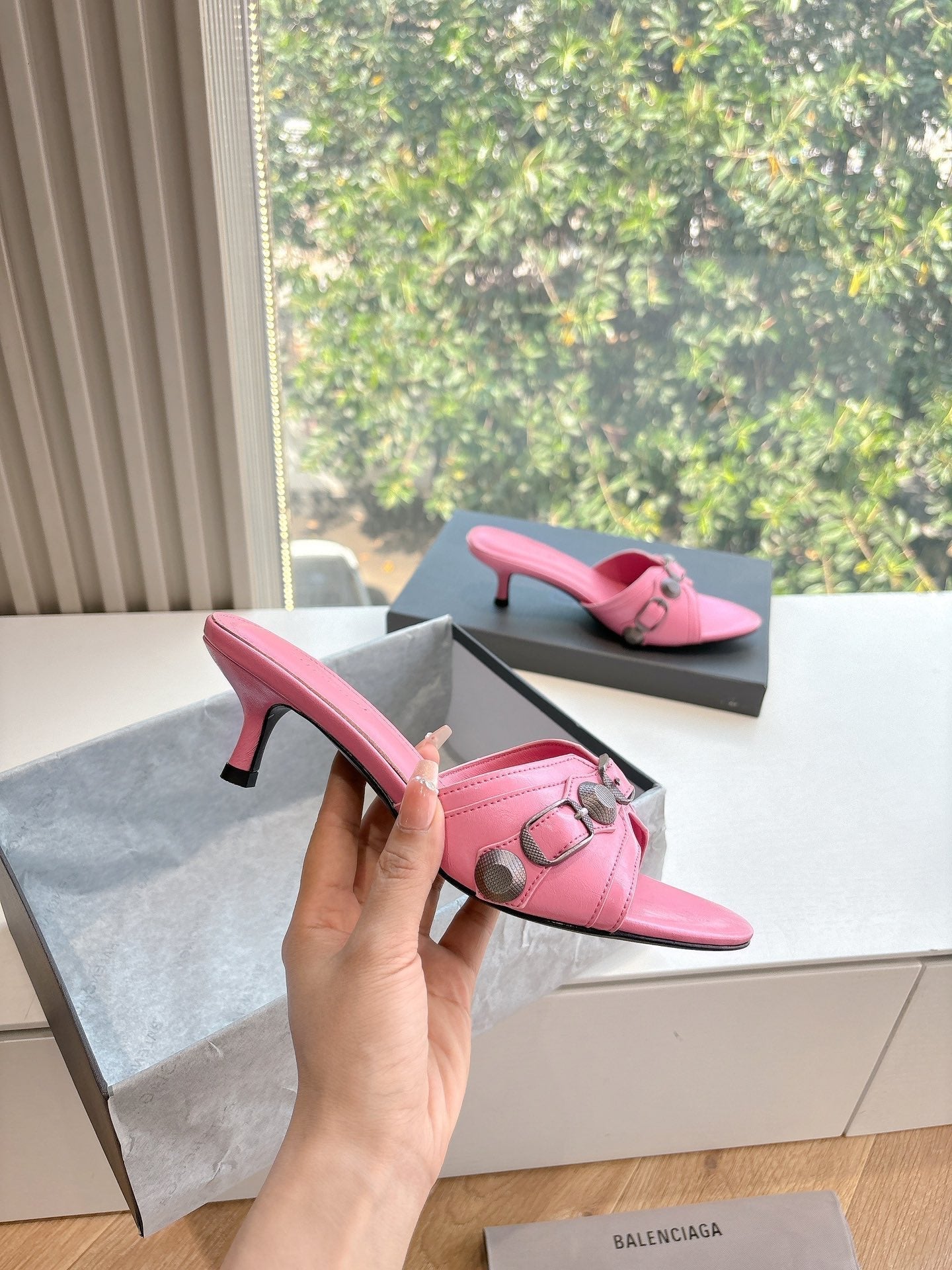 CAGOLE MID-HEEL MULES IN SHOCKING PINK CALFSKIN