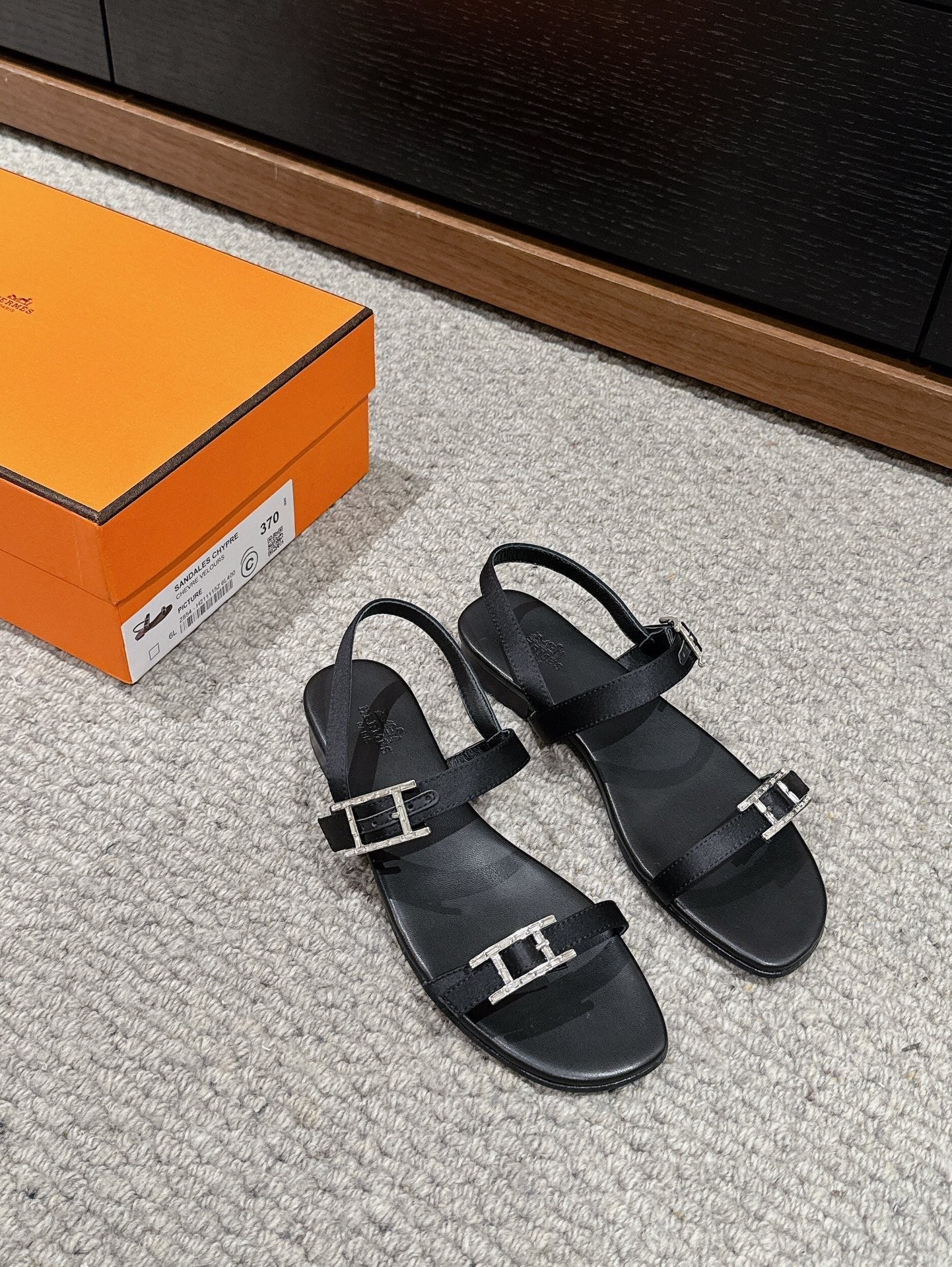 BUCKLE SANDAL BLACK CALFSKIN