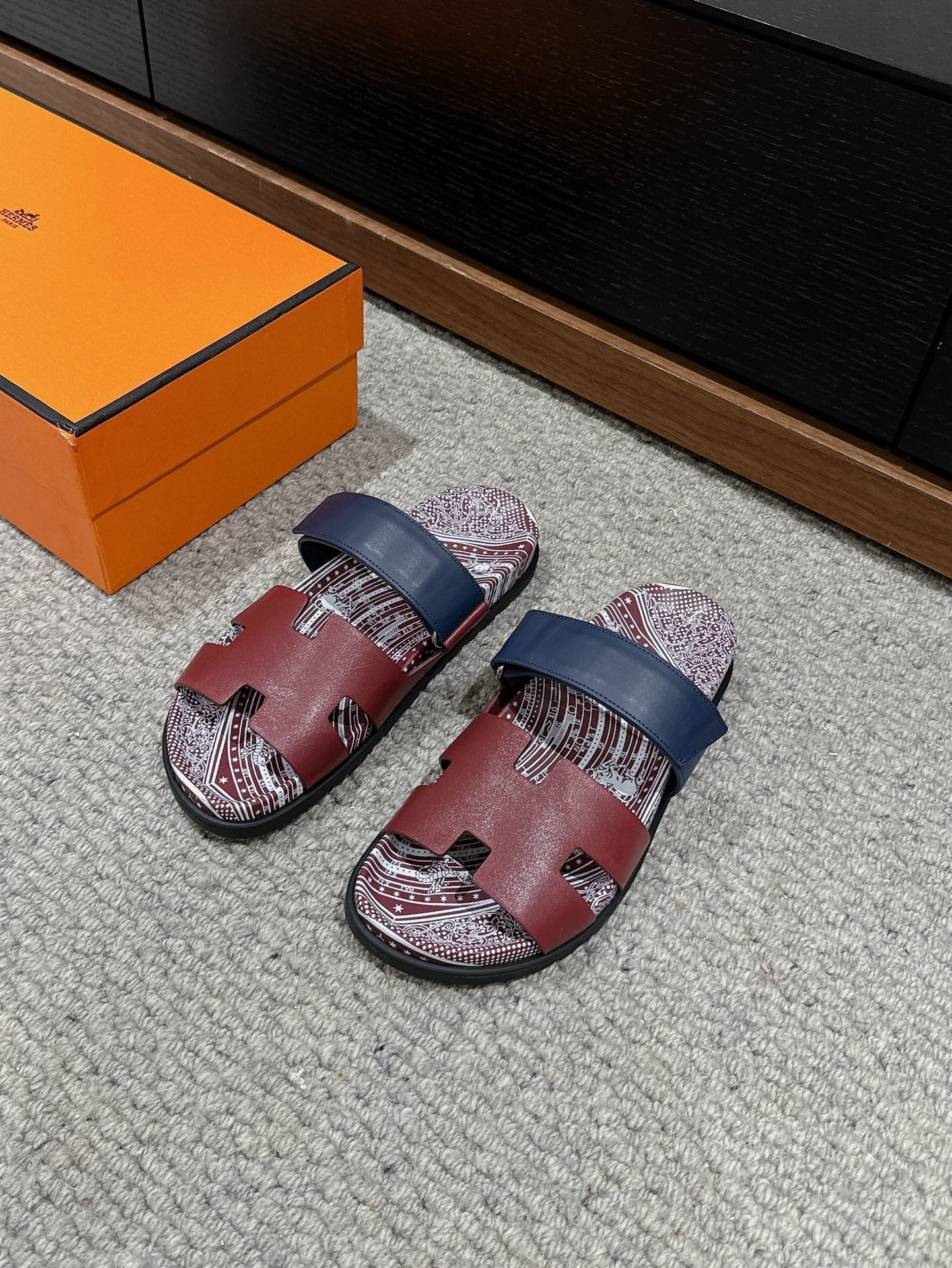 CHYPRE SANDAL BURNT UMBER CALFSKIN UNIQUE