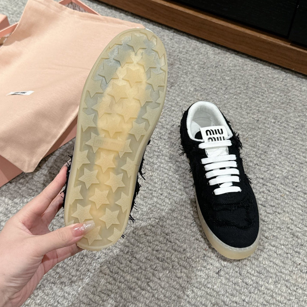 Dexun Sneaker Black Canvas