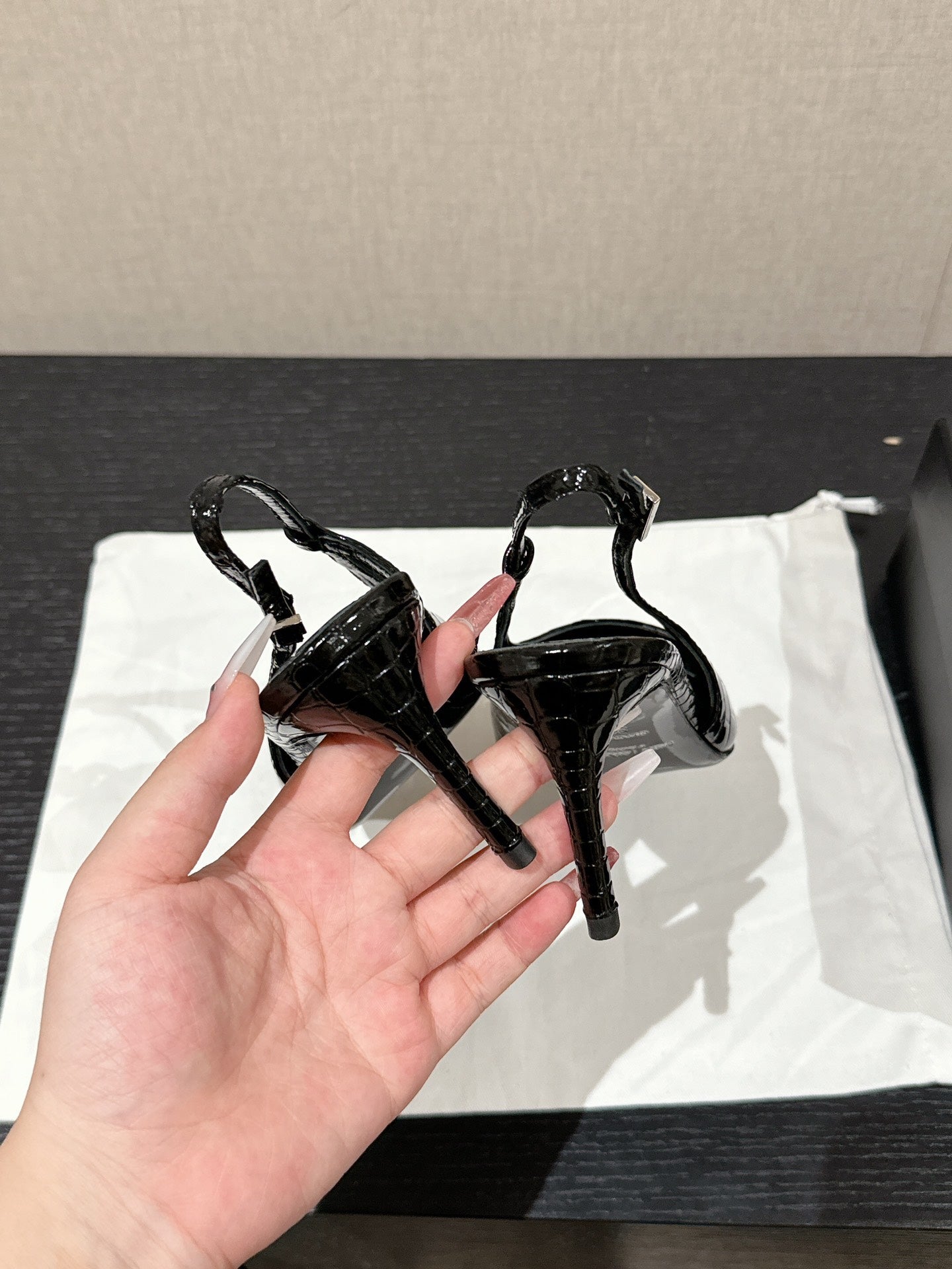 SL CHERISH CROCODILE SLINGBACK PUMP 75 BLACK CALFSKIN