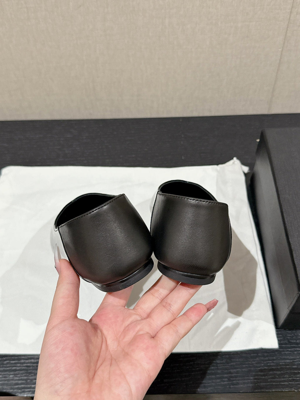 SL NOUR POINTED TOE BALLET BLACK CALFSKIN