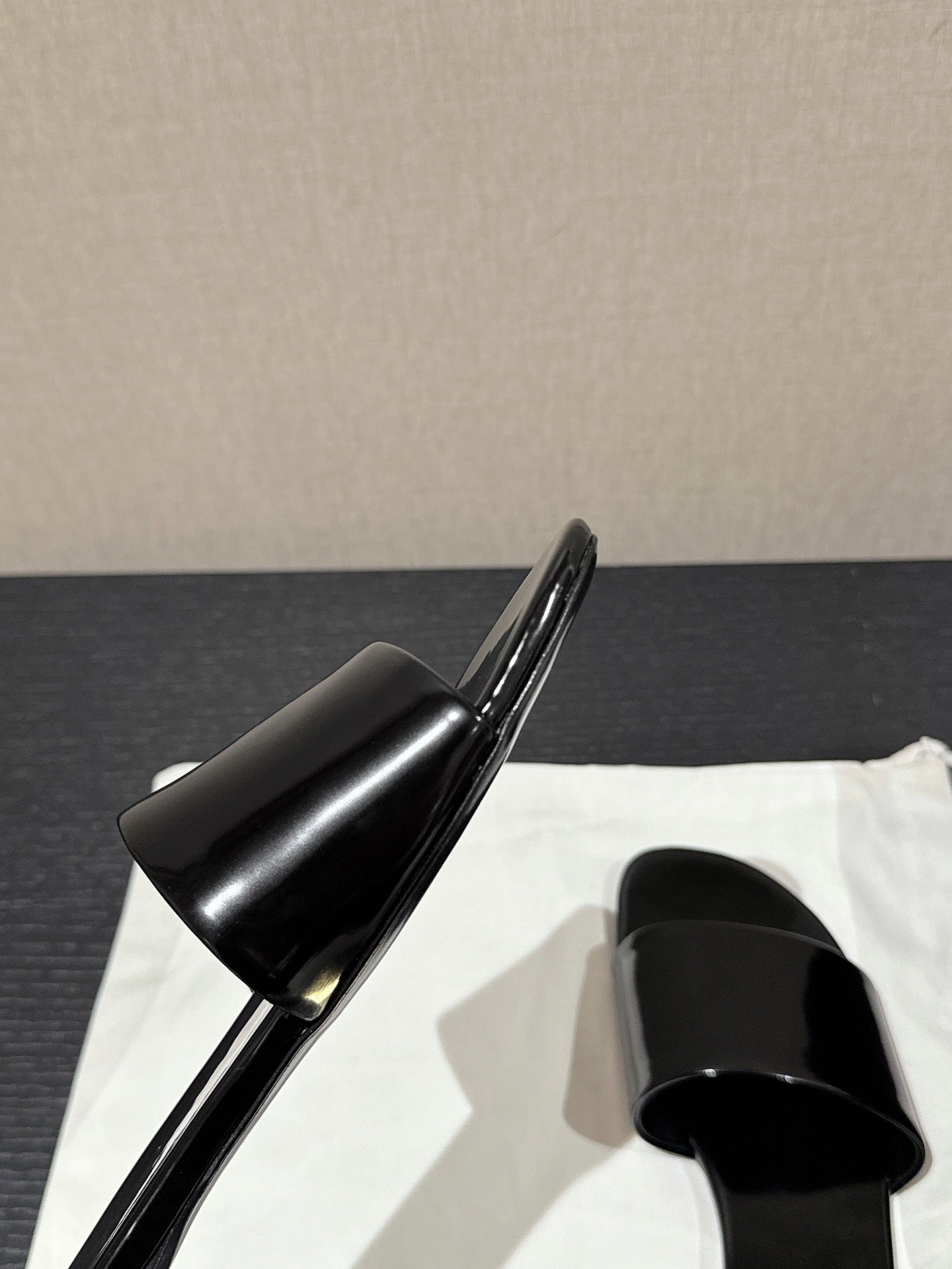 SL CARLYLE SLIPPERS BLACK CALFSKIN