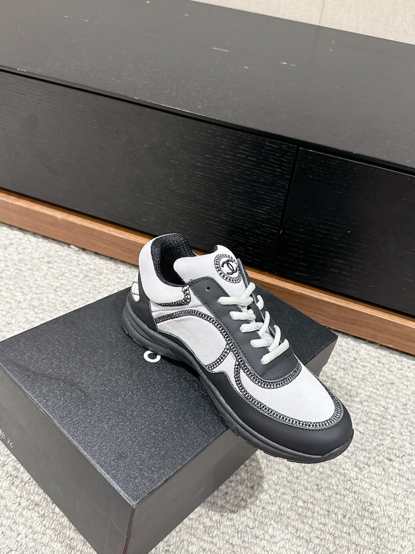 CLASSIC TRAINER IN GREY MIX BLACK FABRIC