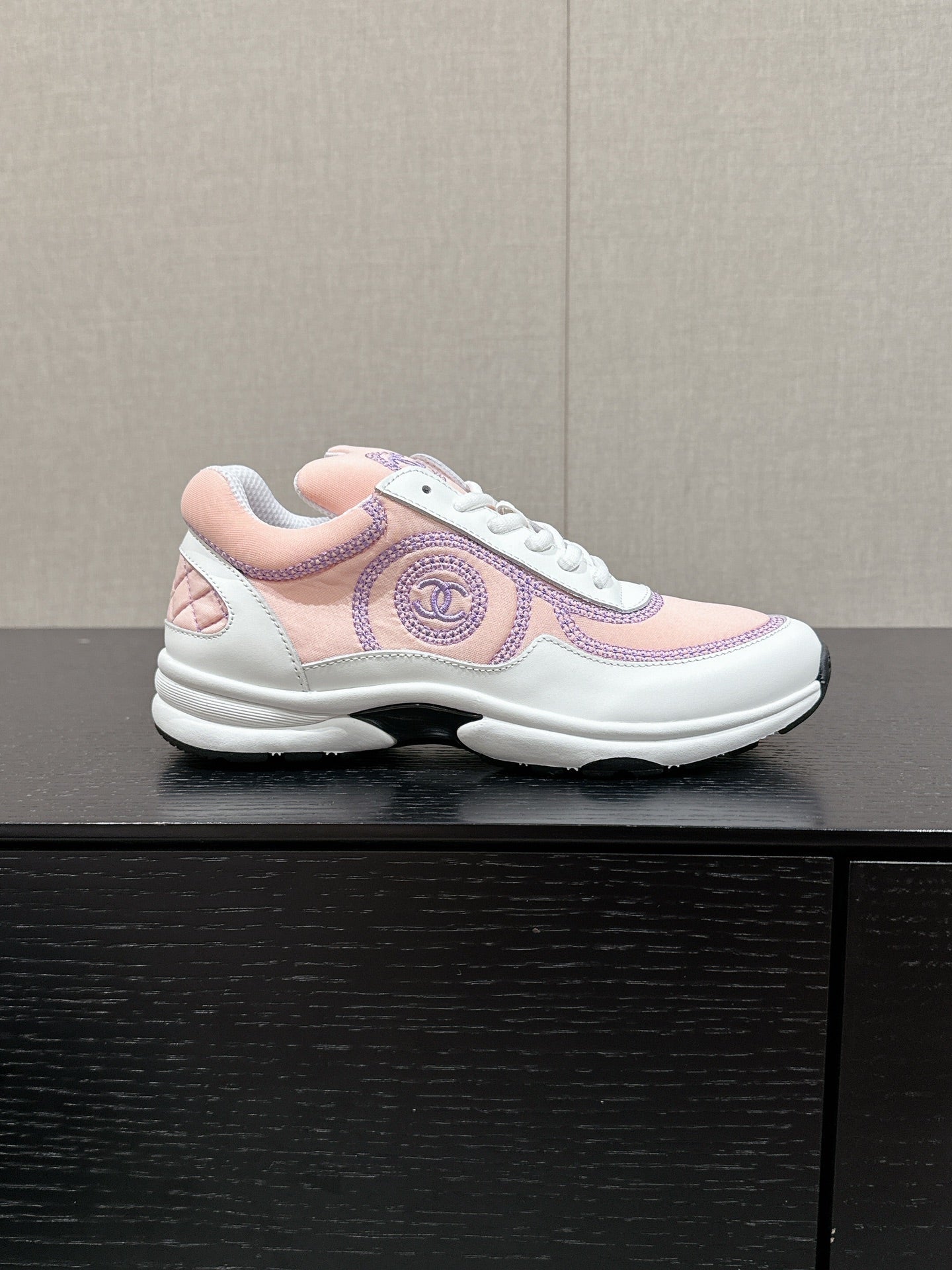 CLASSIC TRAINER IN LIGHT PINK MIX WHITE FABRIC