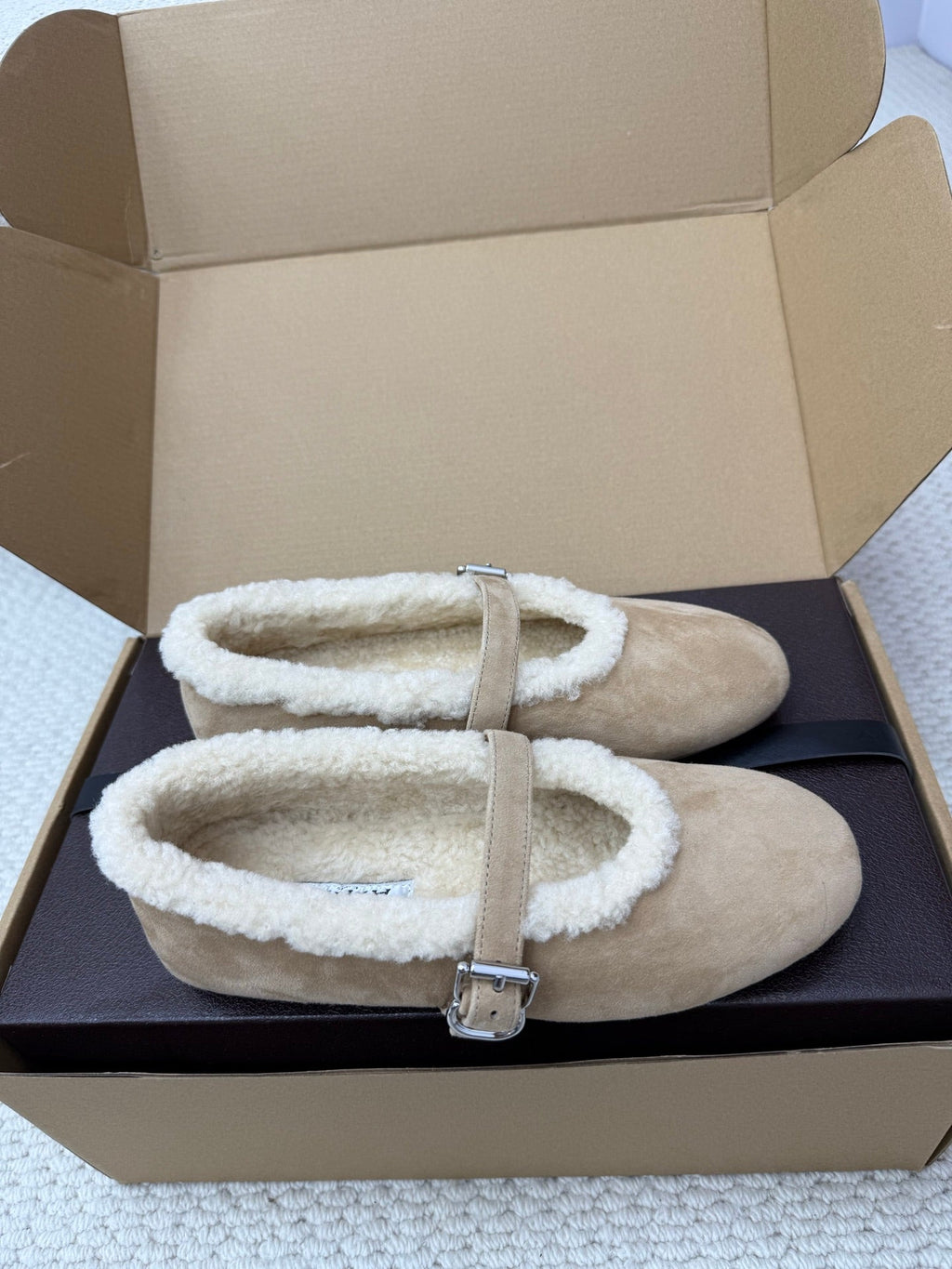 ALAIA 25S SHEARLING BALLET FLATS IN DARK BEIGE SUEDE