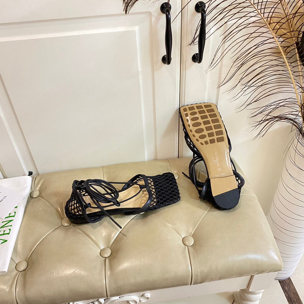 STRETCH LACE-UP FLAT SANDAL IN BLACK METALLIZED MESH AND LEATHER