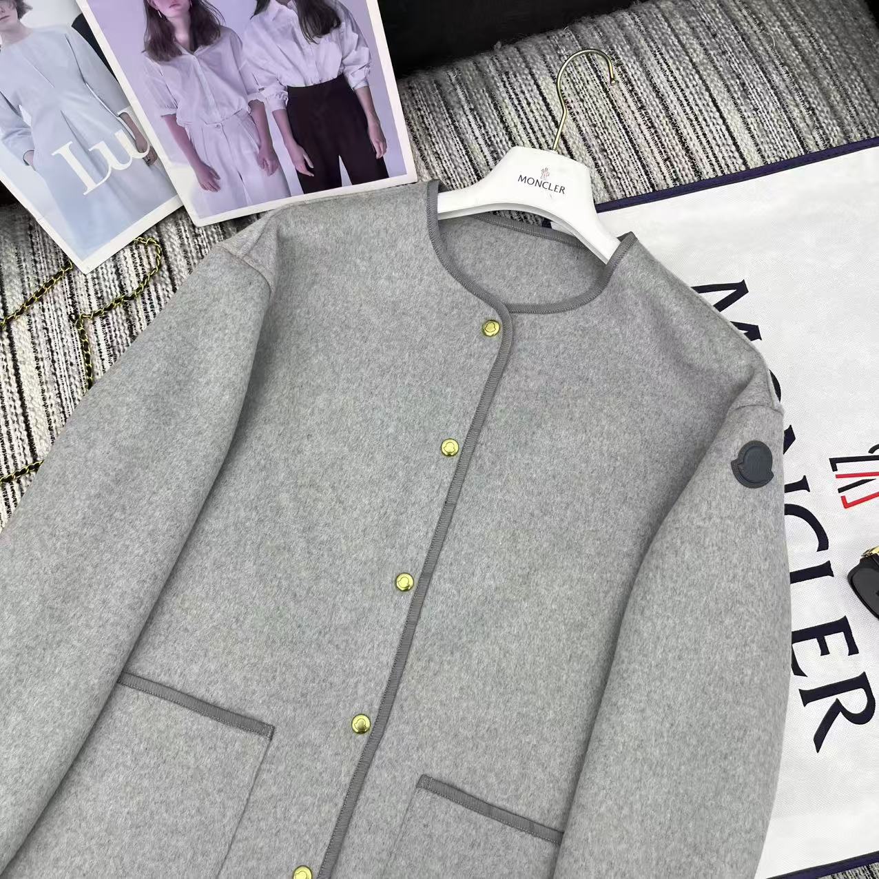 MONCLER 25S REVERSIBLE KNIT JACKET WITH A ROUND NECK 191