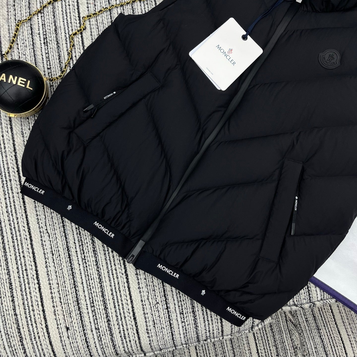 MONCLER 25S SLEEVELESS STAND-COLLAR JACKET 225