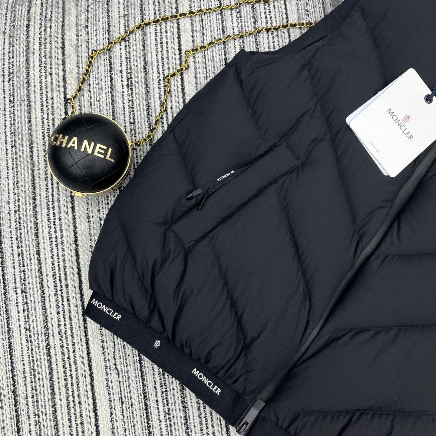 MONCLER 25S SLEEVELESS STAND-COLLAR JACKET 225