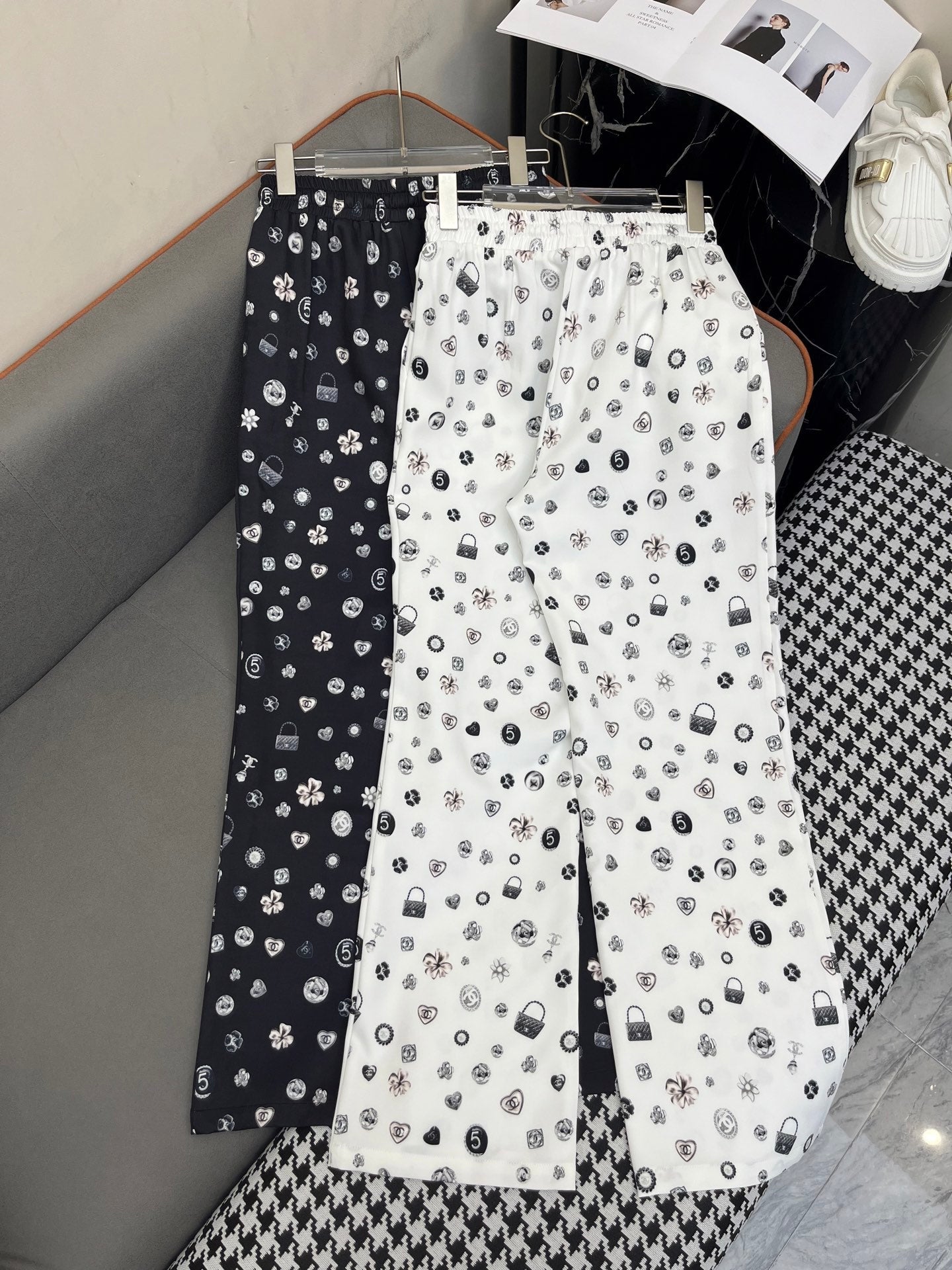 ALL-OVER LOGO PRINTED PANTS WITH STRETCH WAIST