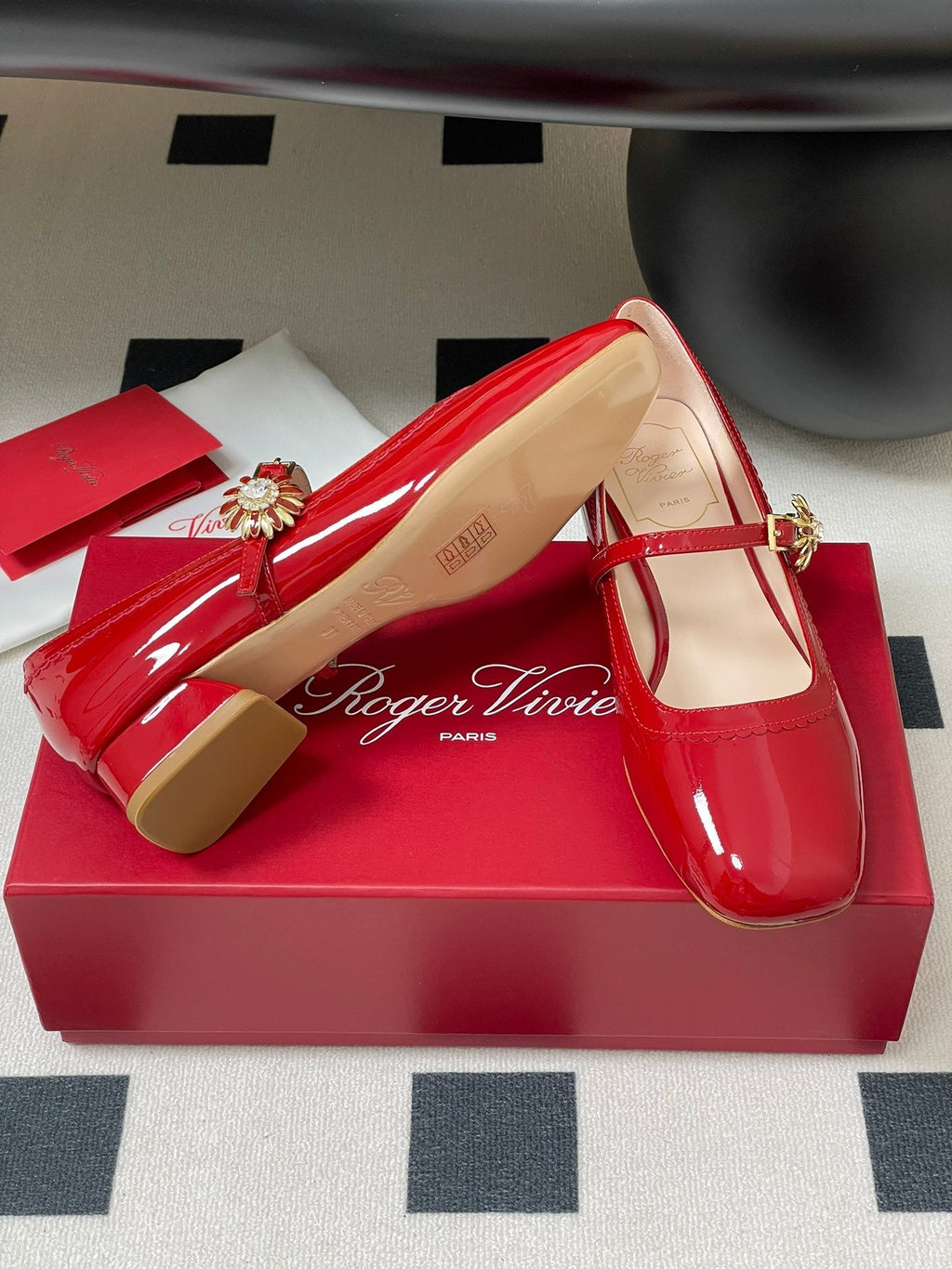 TRÈS VIVIER MARY JANE PUMPS IN RED PATENT CALFSKIN