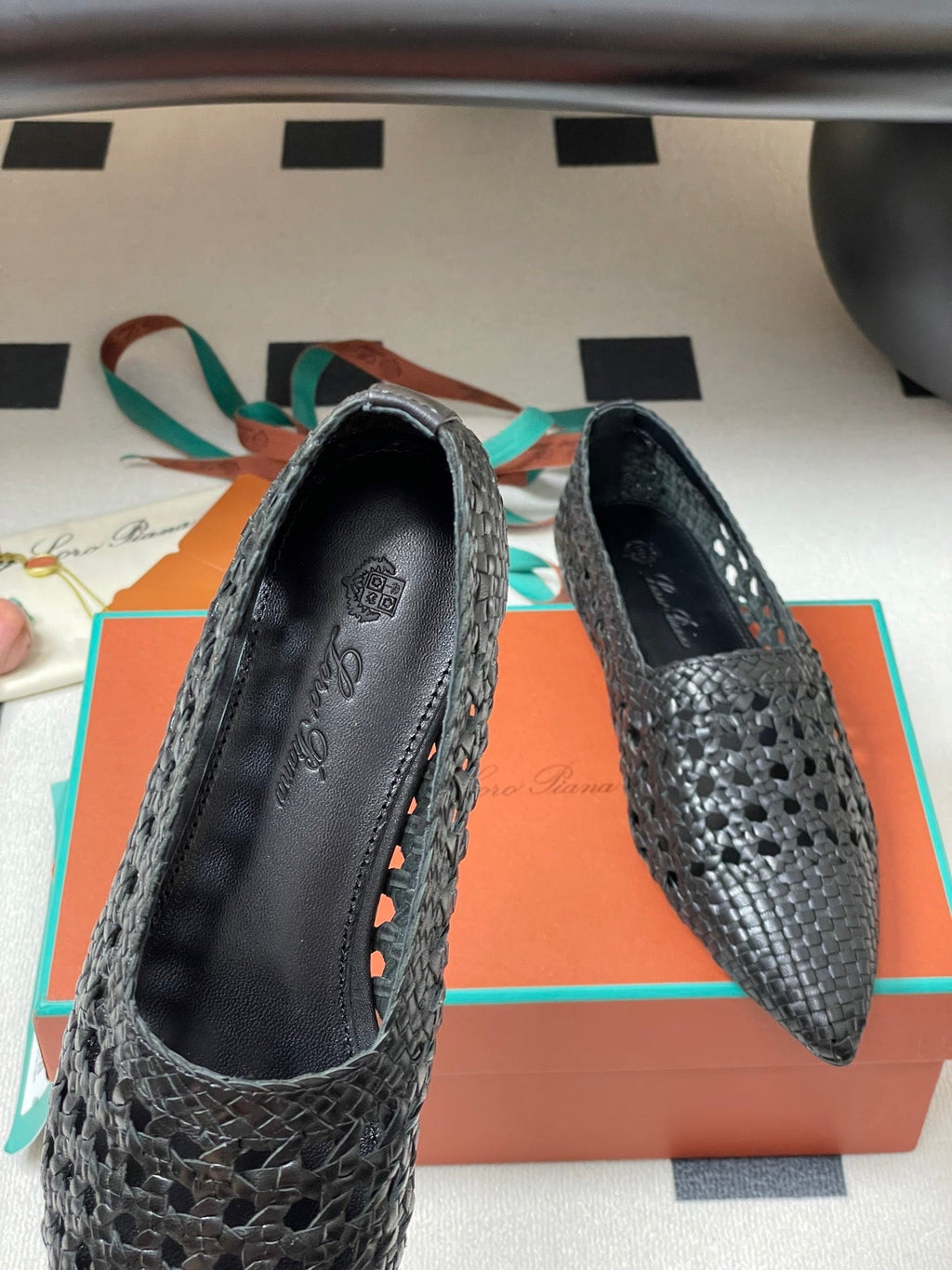 LP POINTED-TOE BALLET FLATS 25S IN BLACK LAMBSKIN