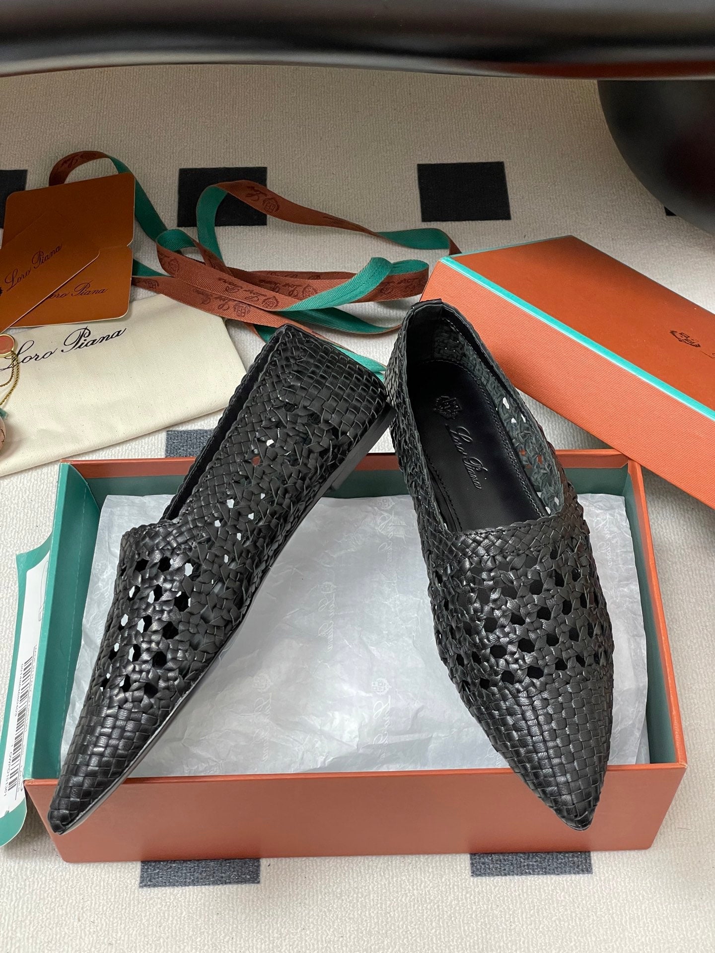 LP POINTED-TOE BALLET FLATS 25S IN BLACK LAMBSKIN