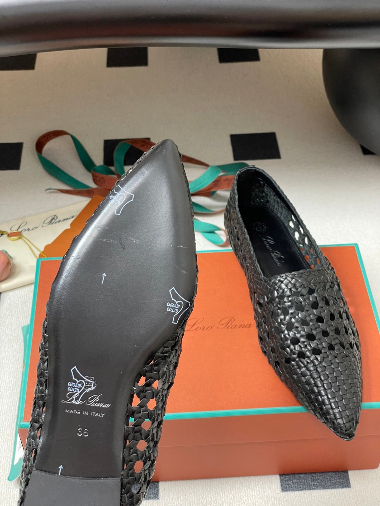 LP POINTED-TOE BALLET FLATS 25S IN BLACK LAMBSKIN