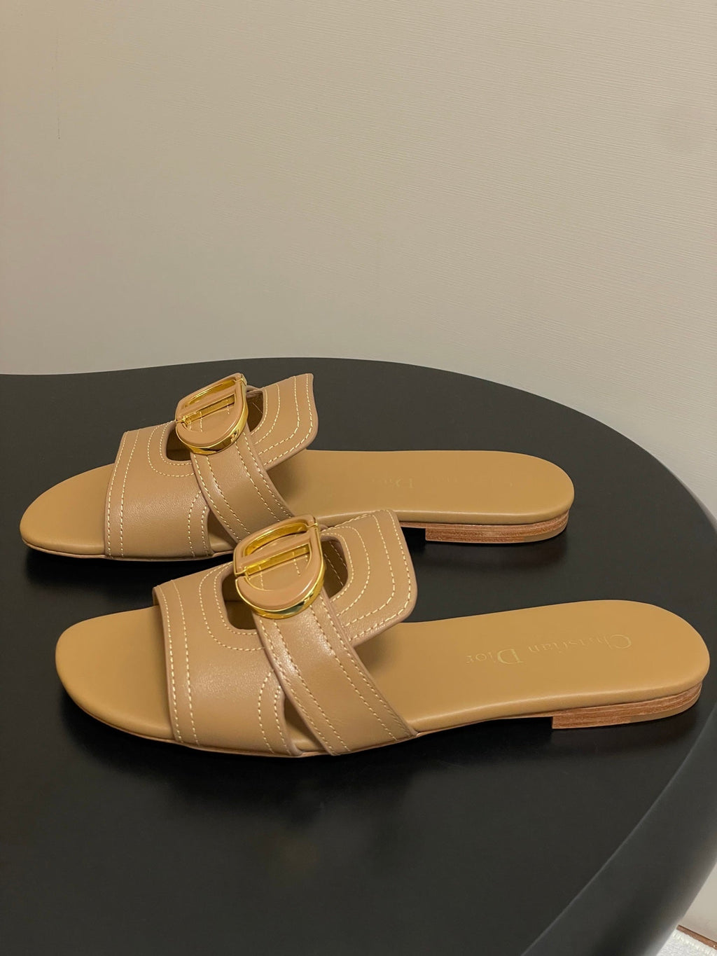 DIOR CLASSIC MONTAIGNE SANDALS 25S IN LIGHT BROWN LAMBSKIN WITH CD LOGO