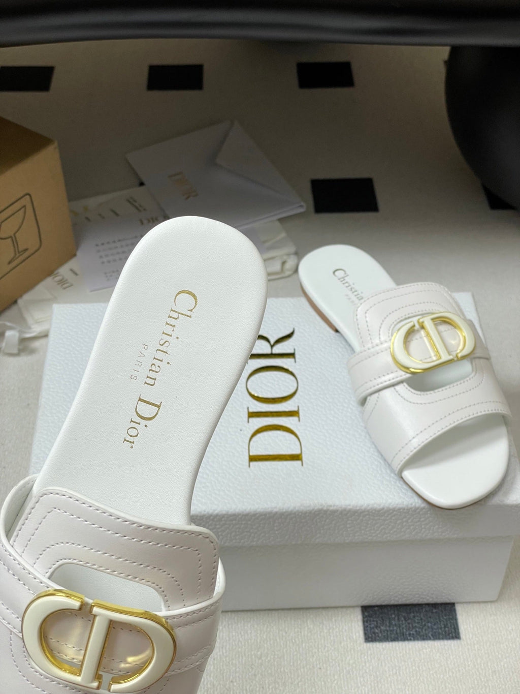 DIOR CLASSIC MONTAIGNE SANDALS 25S IN WHITE LAMBSKIN WITH CD LOGO