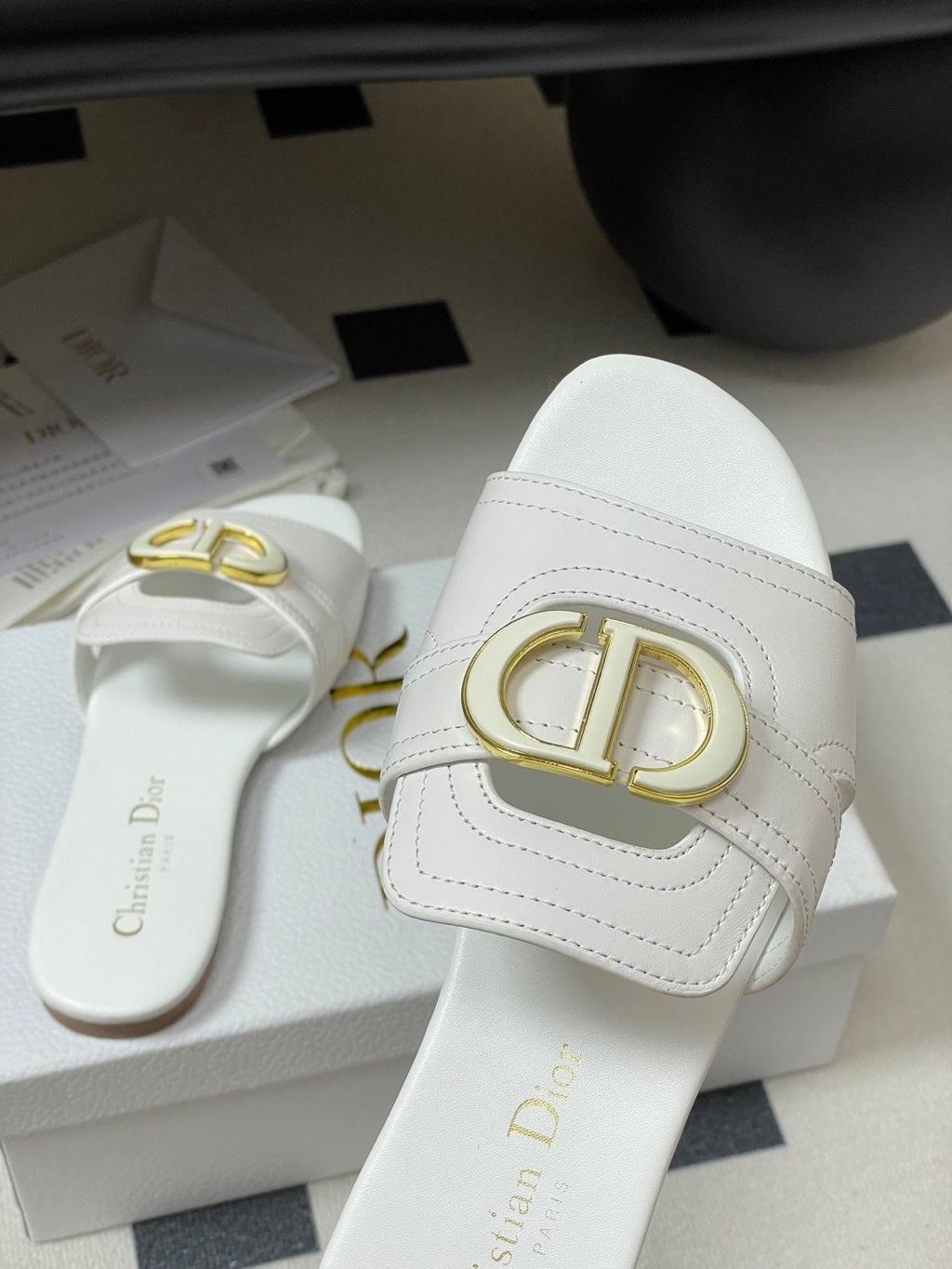 DIOR CLASSIC MONTAIGNE SANDALS 25S IN WHITE LAMBSKIN WITH CD LOGO