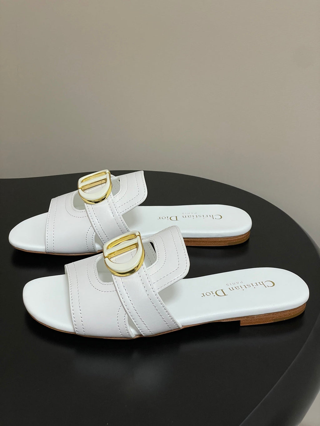 DIOR CLASSIC MONTAIGNE SANDALS 25S IN WHITE LAMBSKIN WITH CD LOGO