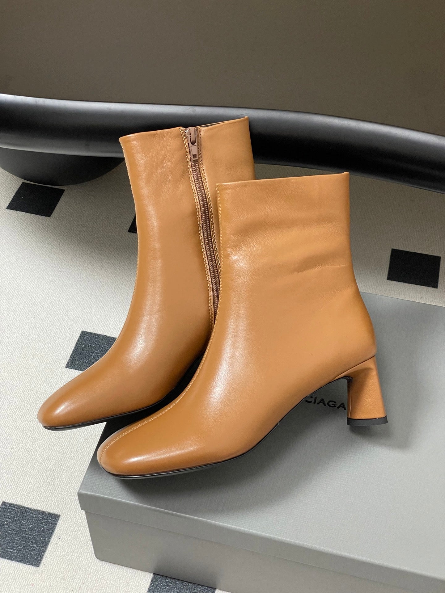 BALENCIAGA 25S ANKLE BOOTS 65 MM IN LIGHT BROWN COW LEATHER