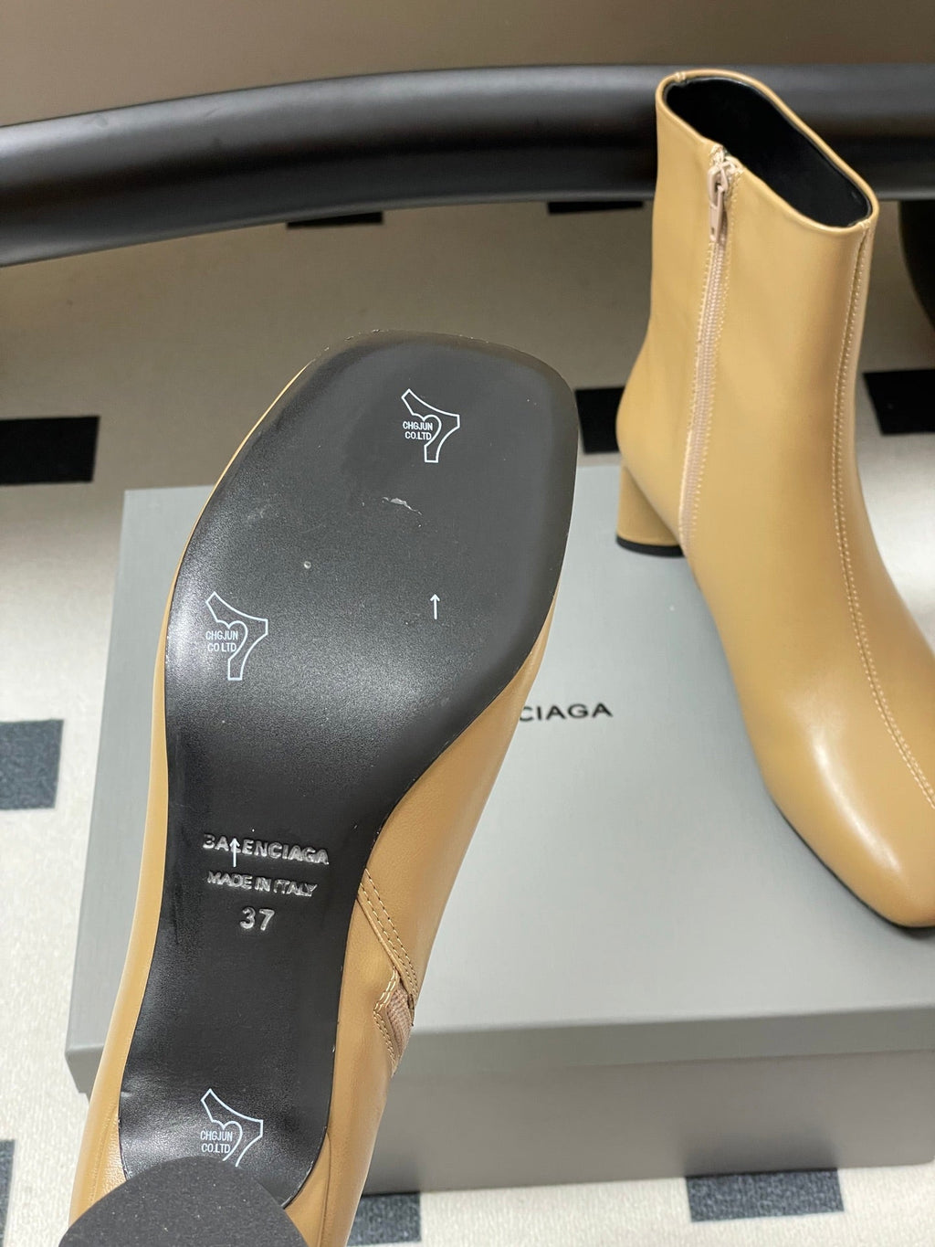 BALENCIAGA 25S ANKLE BOOTS 65 MM IN BEIGE BROWN COW LEATHER