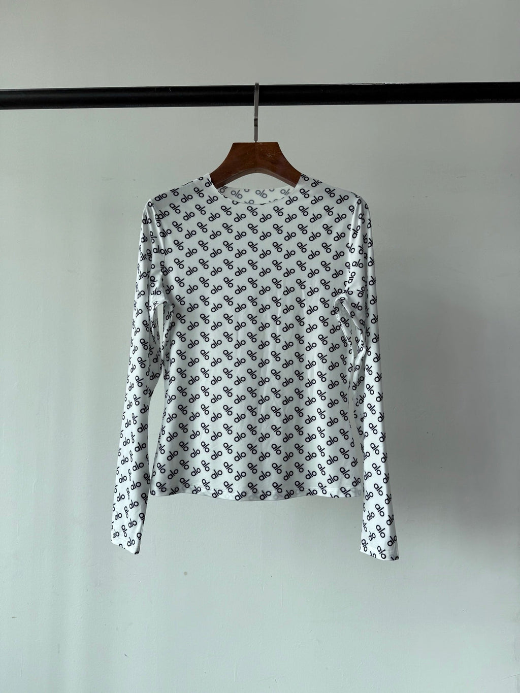 ALO LONG SLEEVE T-SHIRT STYLE 76