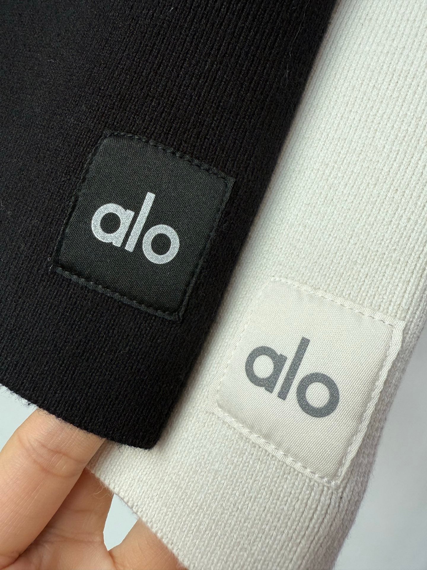 ALO SKINNY KNIT SHORTS STYLE 65