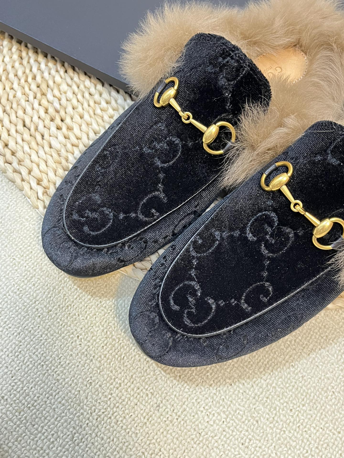 HORSEBIT MULE IN BLACK MONOGRAM VELVET AND LAMB WOOL LINING