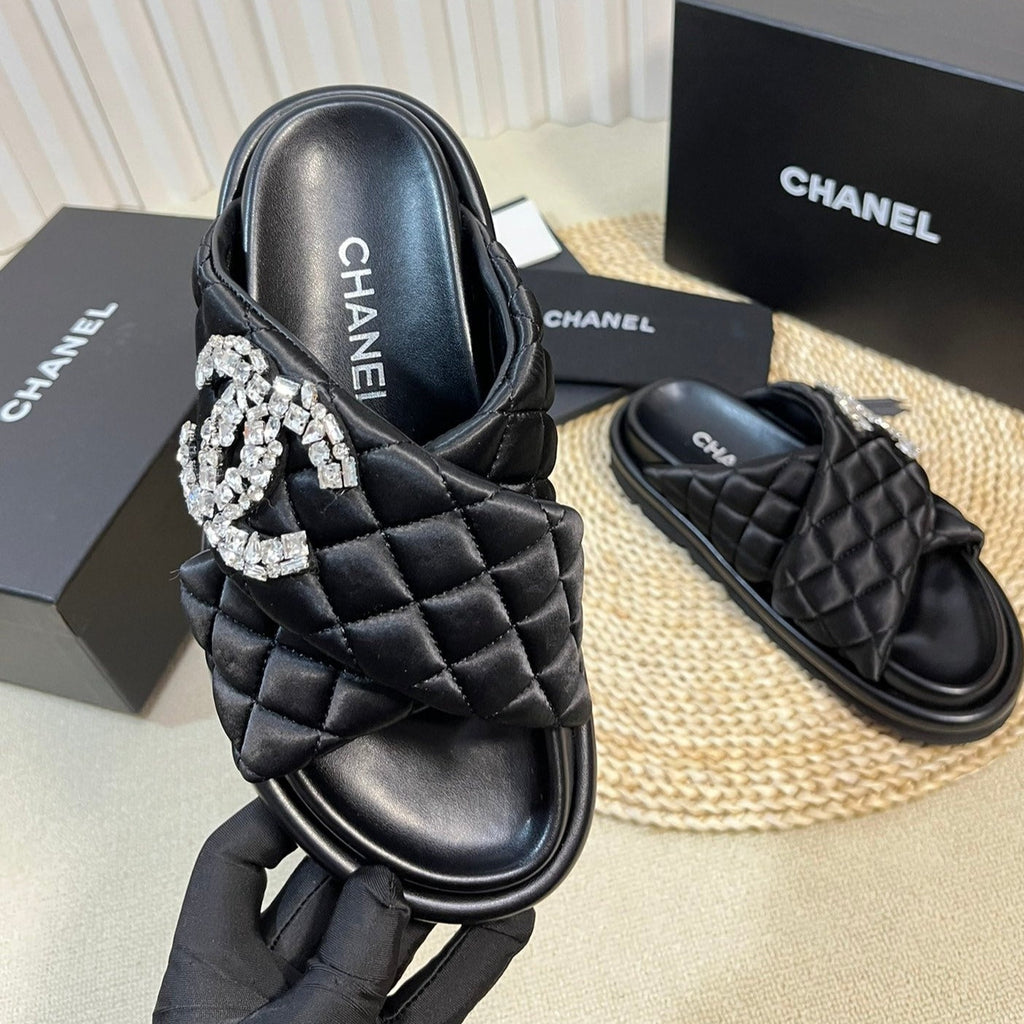 Women's slippers with two crossed straps sheepskins black