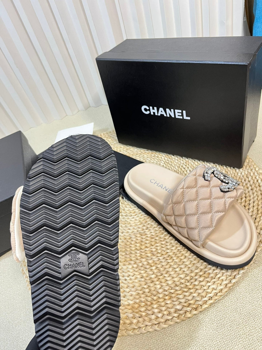 New Style Diamond Buckle Double C Thick Bottom Slippers Beige Cream Sheepskin