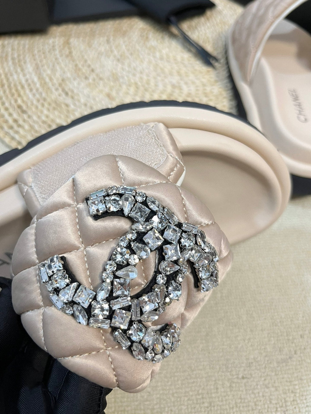 New Style Diamond Buckle Double C Thick Bottom Slippers Beige Cream Sheepskin