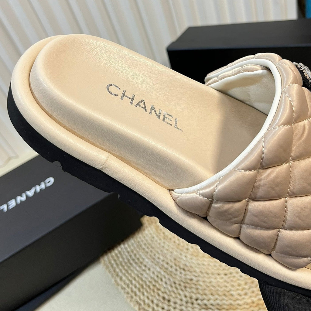 New Style Diamond Buckle Double C Thick Bottom Slippers Beige Cream Sheepskin