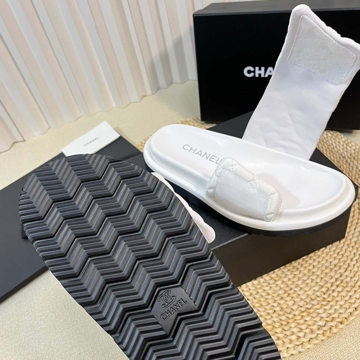 New Style Diamond Buckle Double C Thick Bottom Slippers White Sheepskin