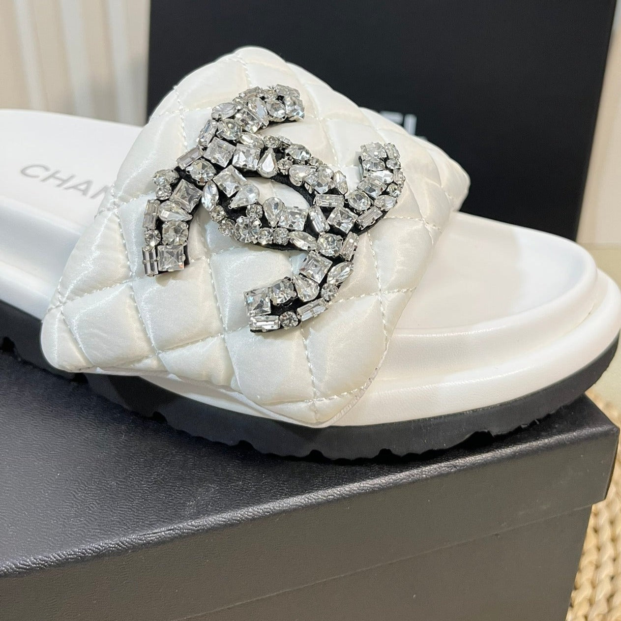 New Style Diamond Buckle Double C Thick Bottom Slippers White Sheepskin