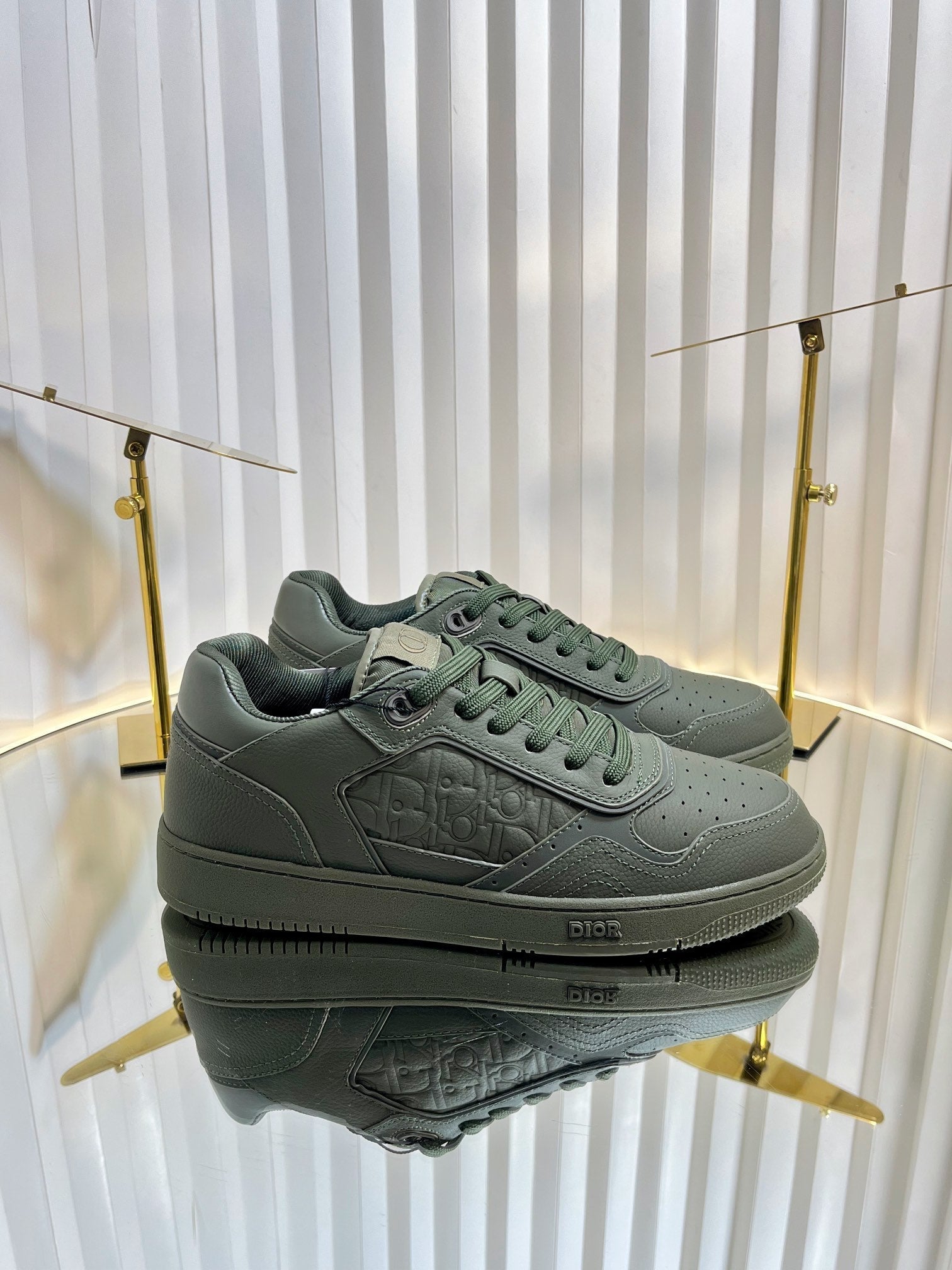 B27 LOW-TOP SNEAKER ARMY GREEN SMOOTH CALFSKIN