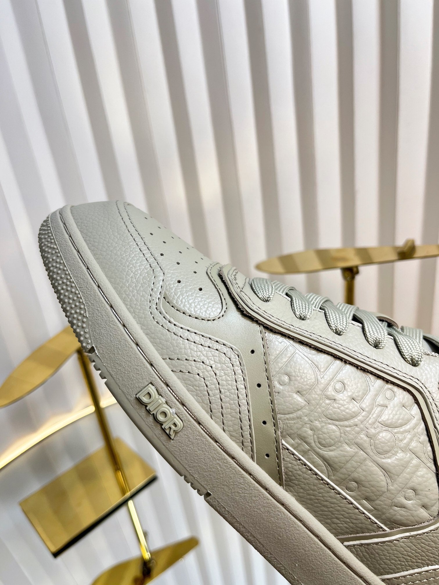 B27 LOW-TOP SNEAKER TROUT GRAY SMOOTH CALFSKIN