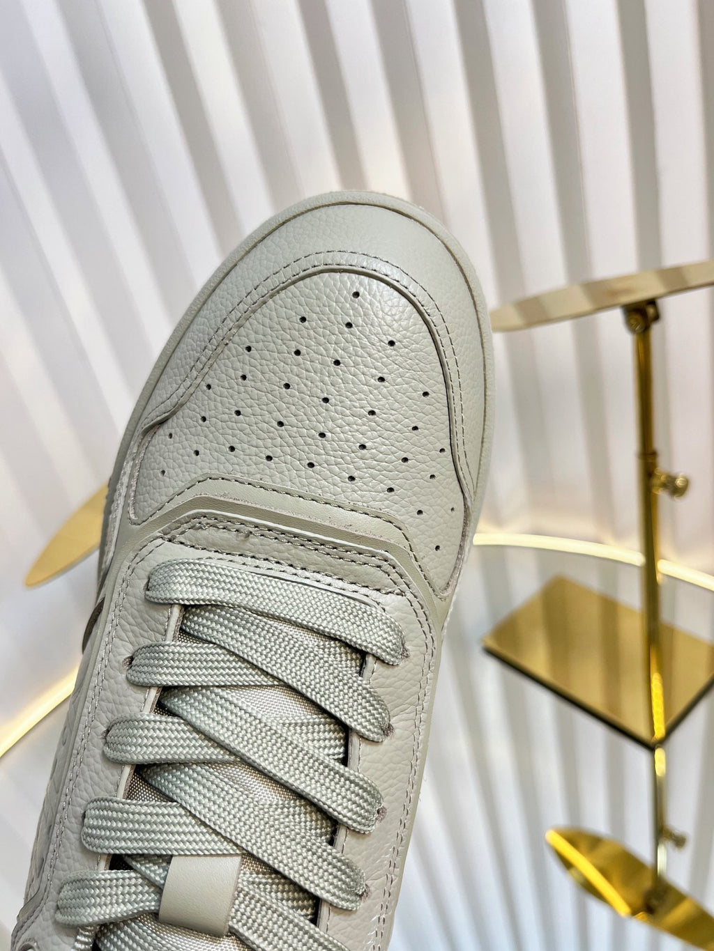 B27 LOW-TOP SNEAKER TROUT GRAY SMOOTH CALFSKIN