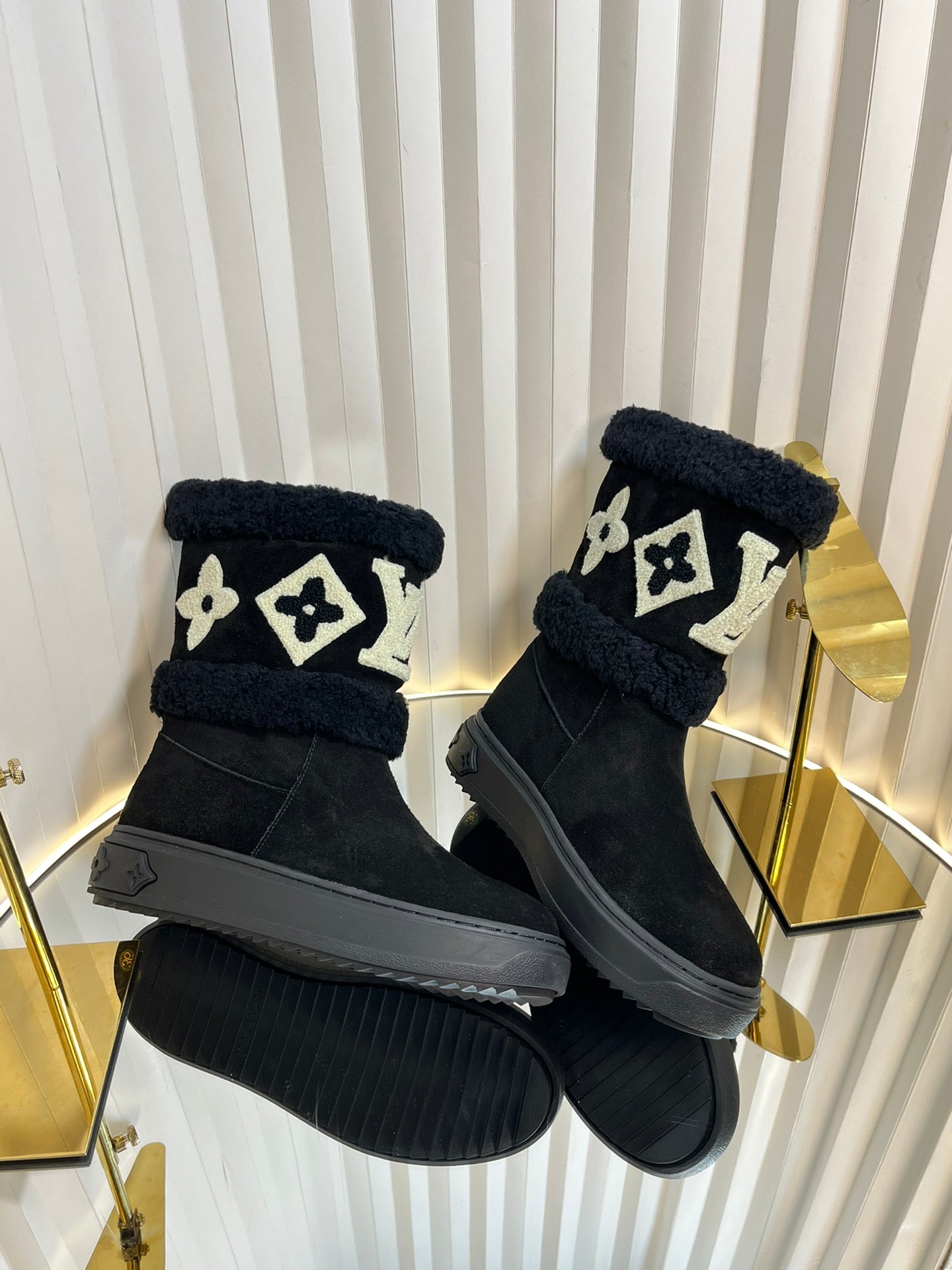 SNOWDROP FLAT ANKLE BOOTS IN BLACK SUEDE