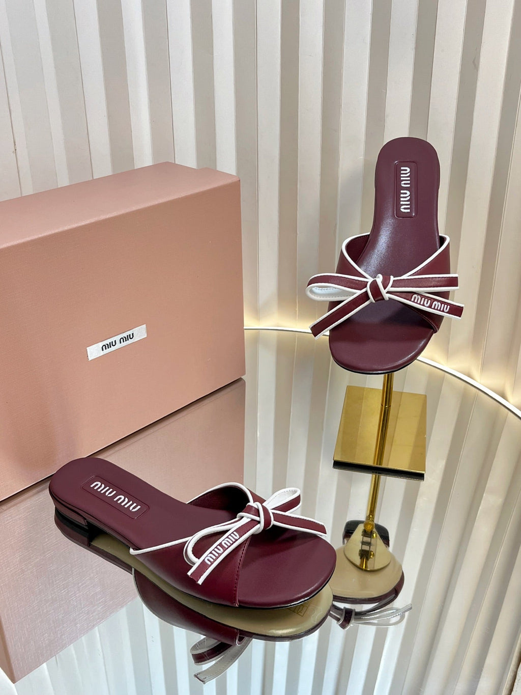 SLIDES SANDALS IN BURGUNDY RED CALFSKIN BOW IN TRAP