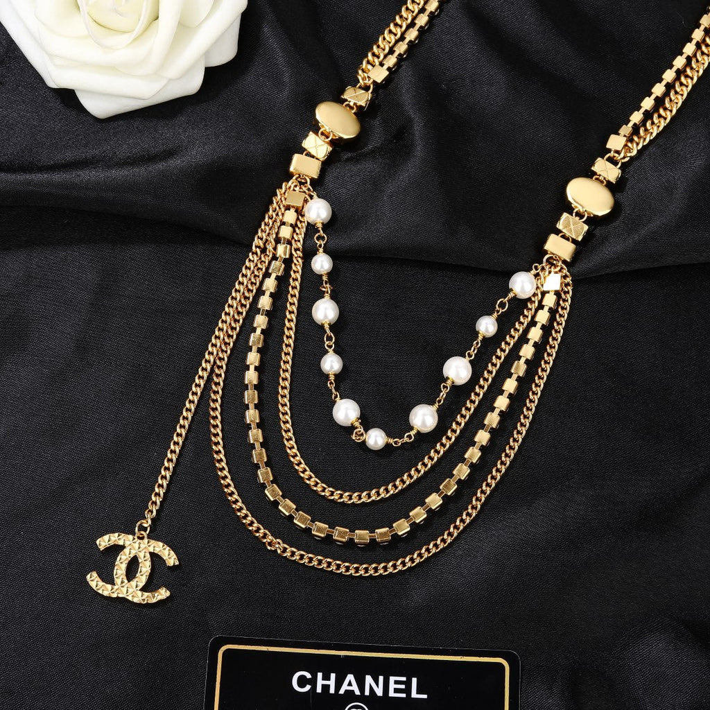 CHANEL 25S GOLD CHAIN BELT WITH PEARL 611794