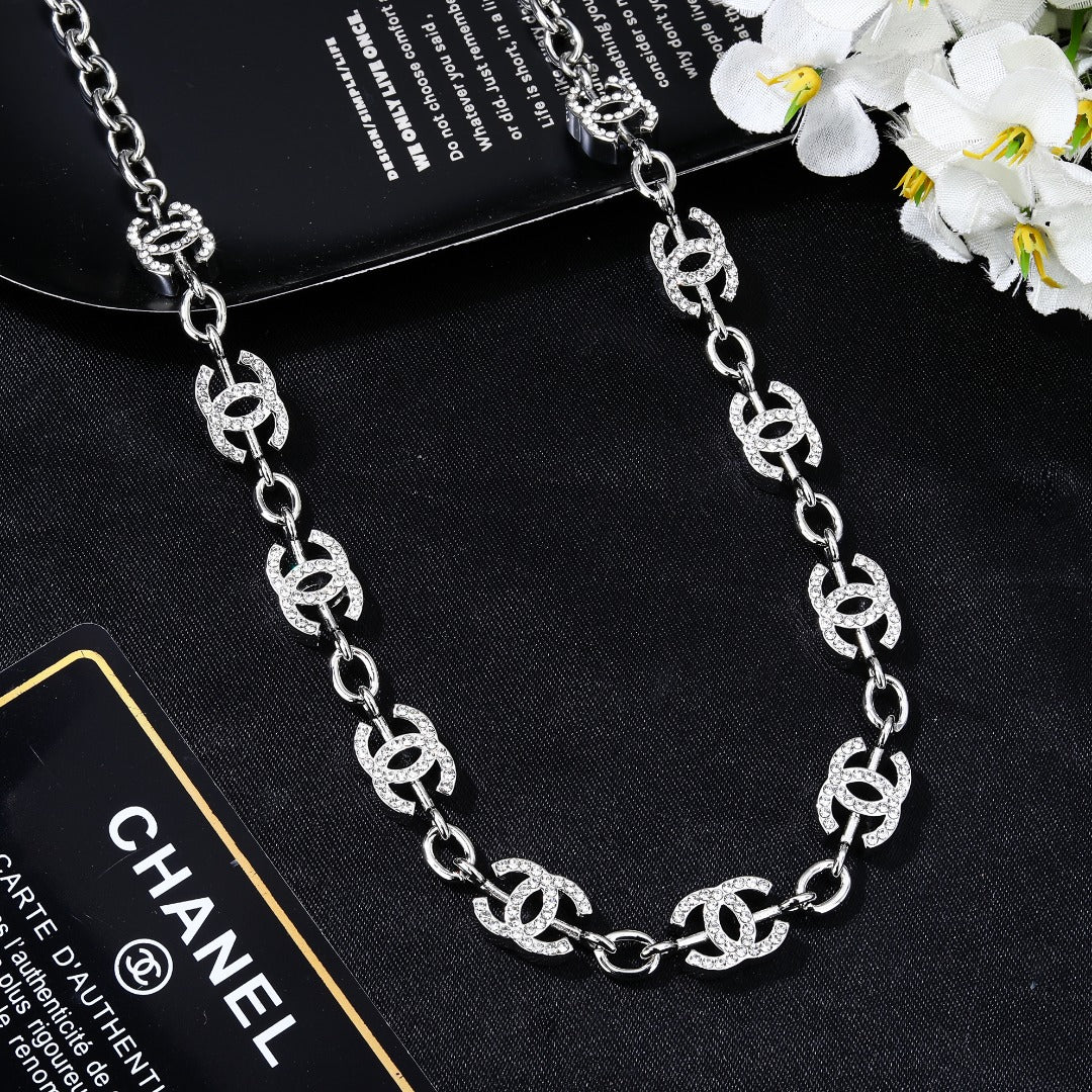 CHANEL 25S CHAIN BELT IN SILVER METALLIC 614472