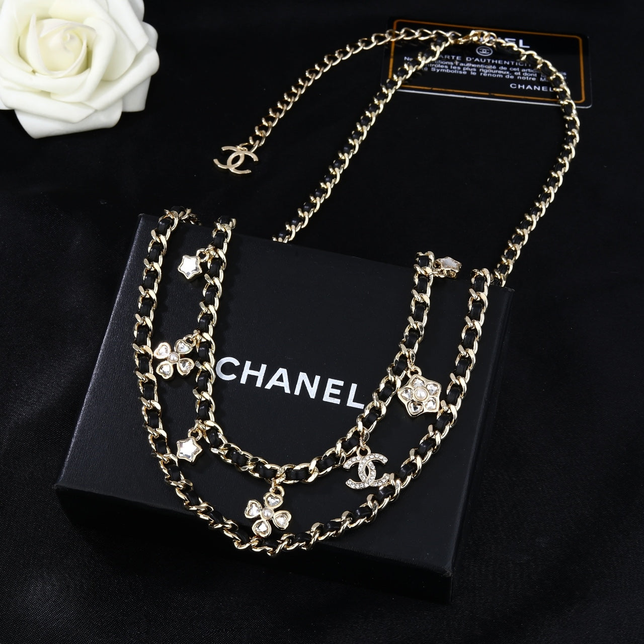 CHANEL 25S CHAIN BELT IN BLACK CALFSKIN AND GOLD METALLIC 614284