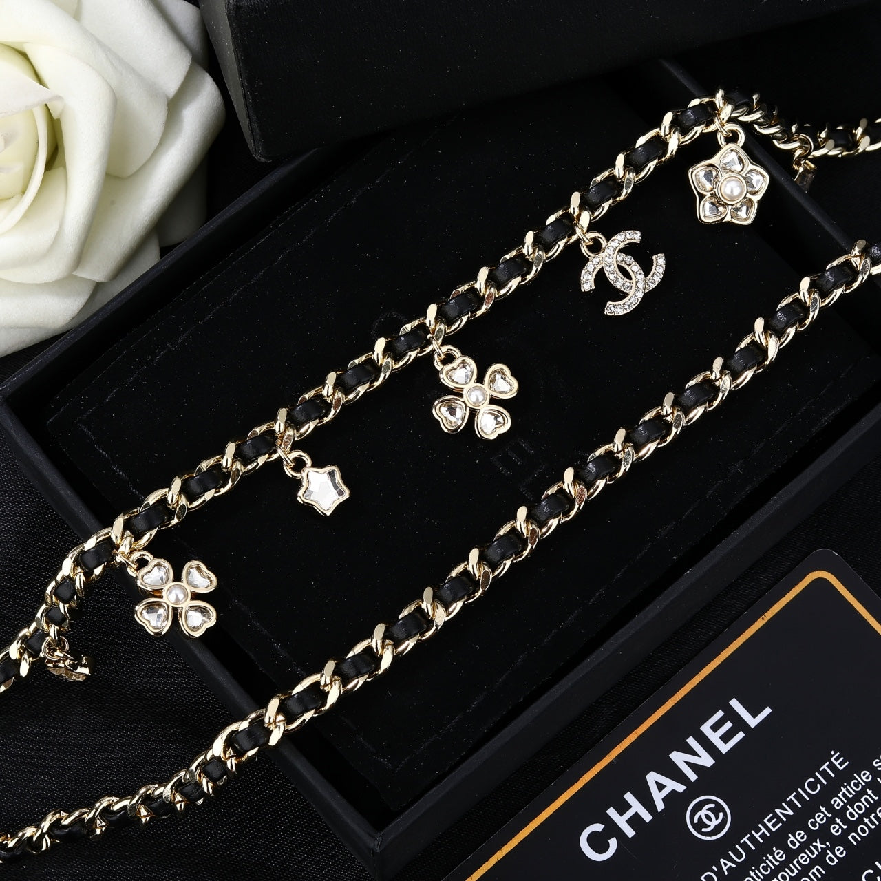 CHANEL 25S CHAIN BELT IN BLACK CALFSKIN AND GOLD METALLIC 614284