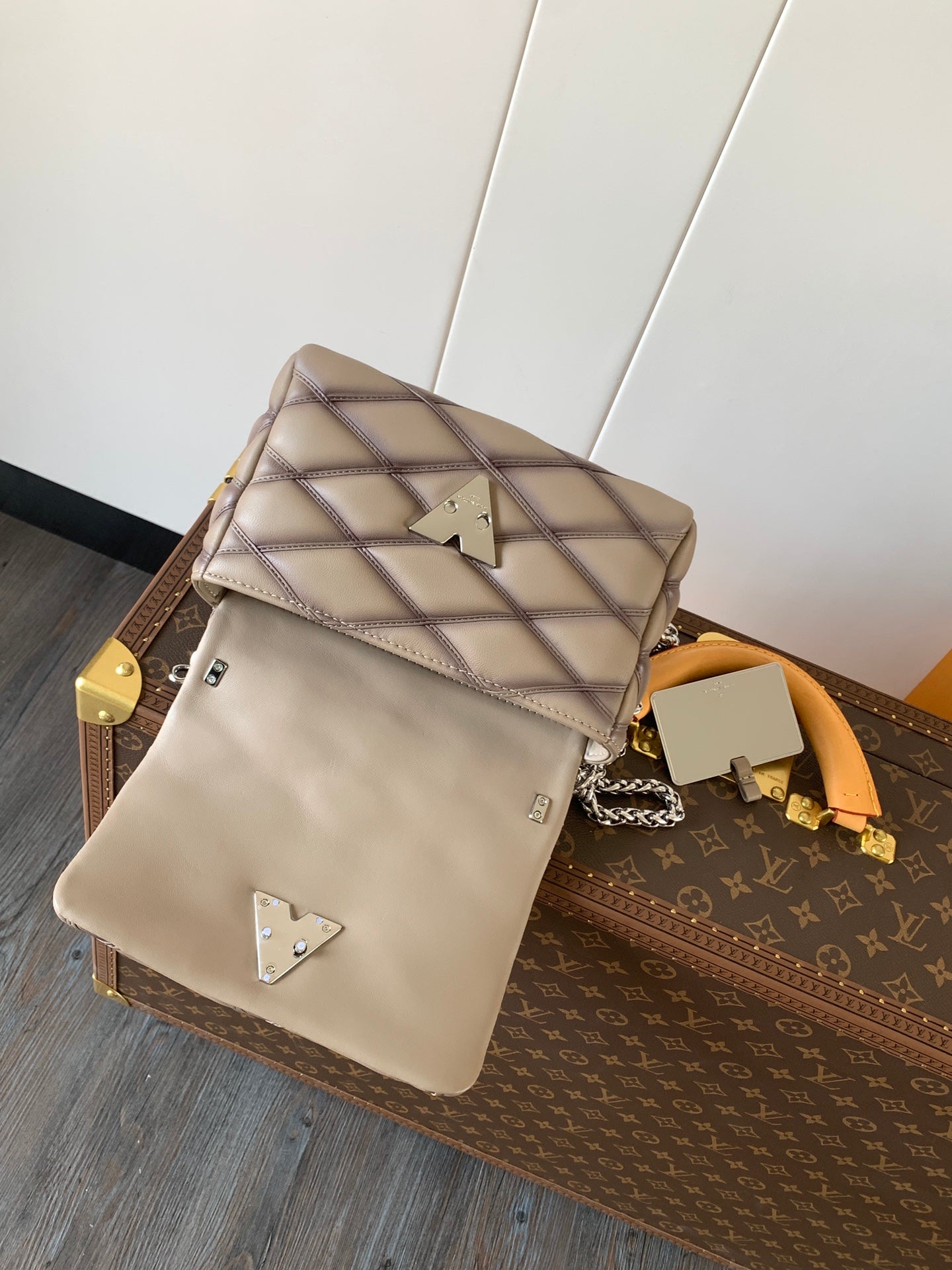 LV 25S GO-14 MM 23 IN BROWN QUILTED LAMBSKIN SILVER HARDWRE