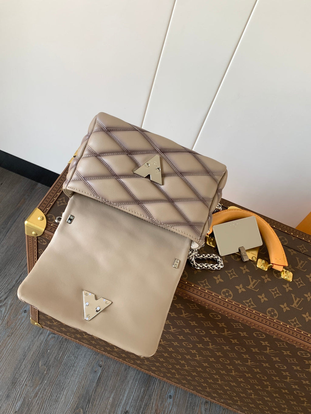 LV 25S GO-14 MM 23 IN BROWN QUILTED LAMBSKIN SILVER HARDWARE