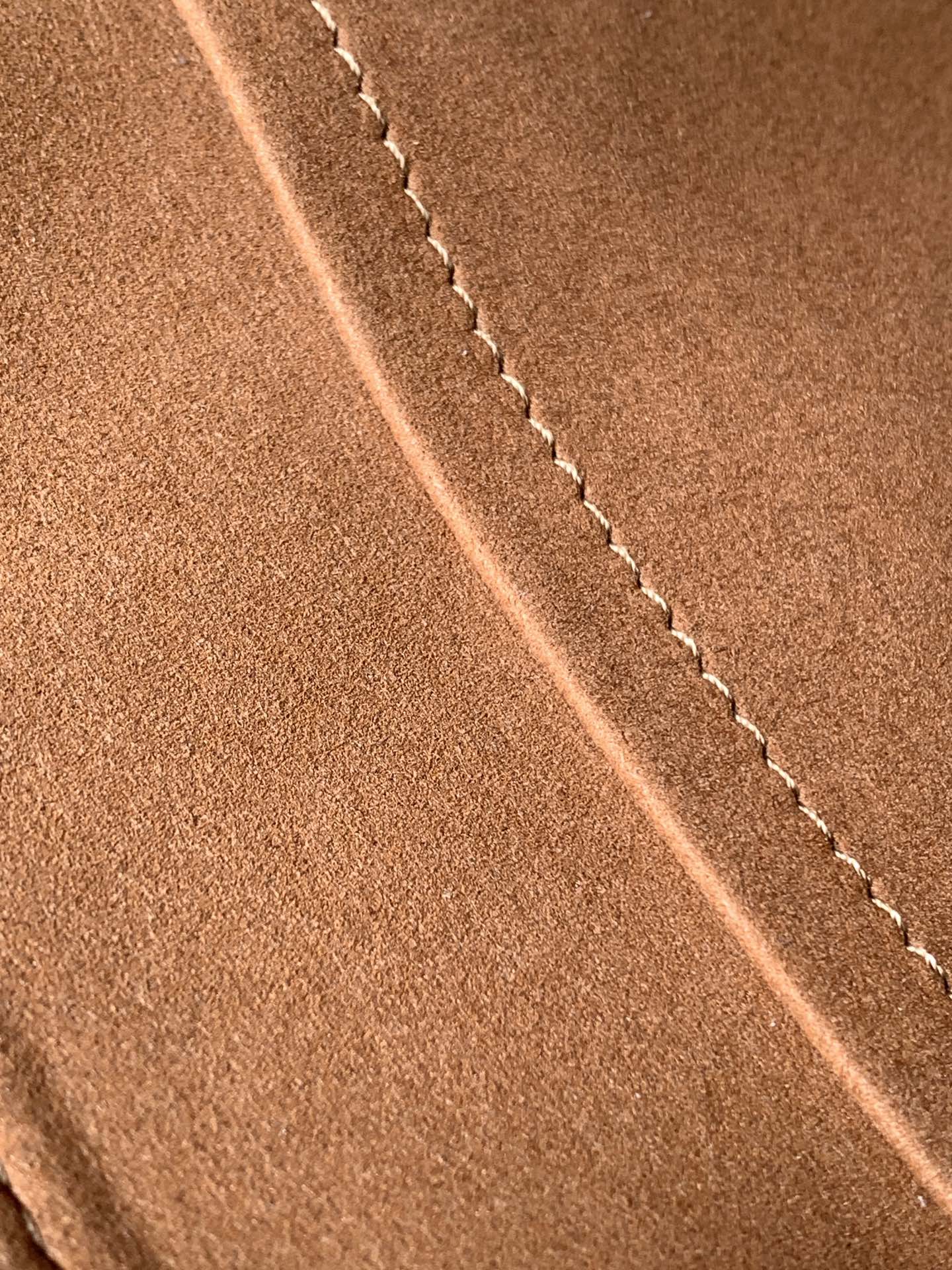 ALMA BB BAG 23 IN BEIGE GRAIN EPI COWHIDE